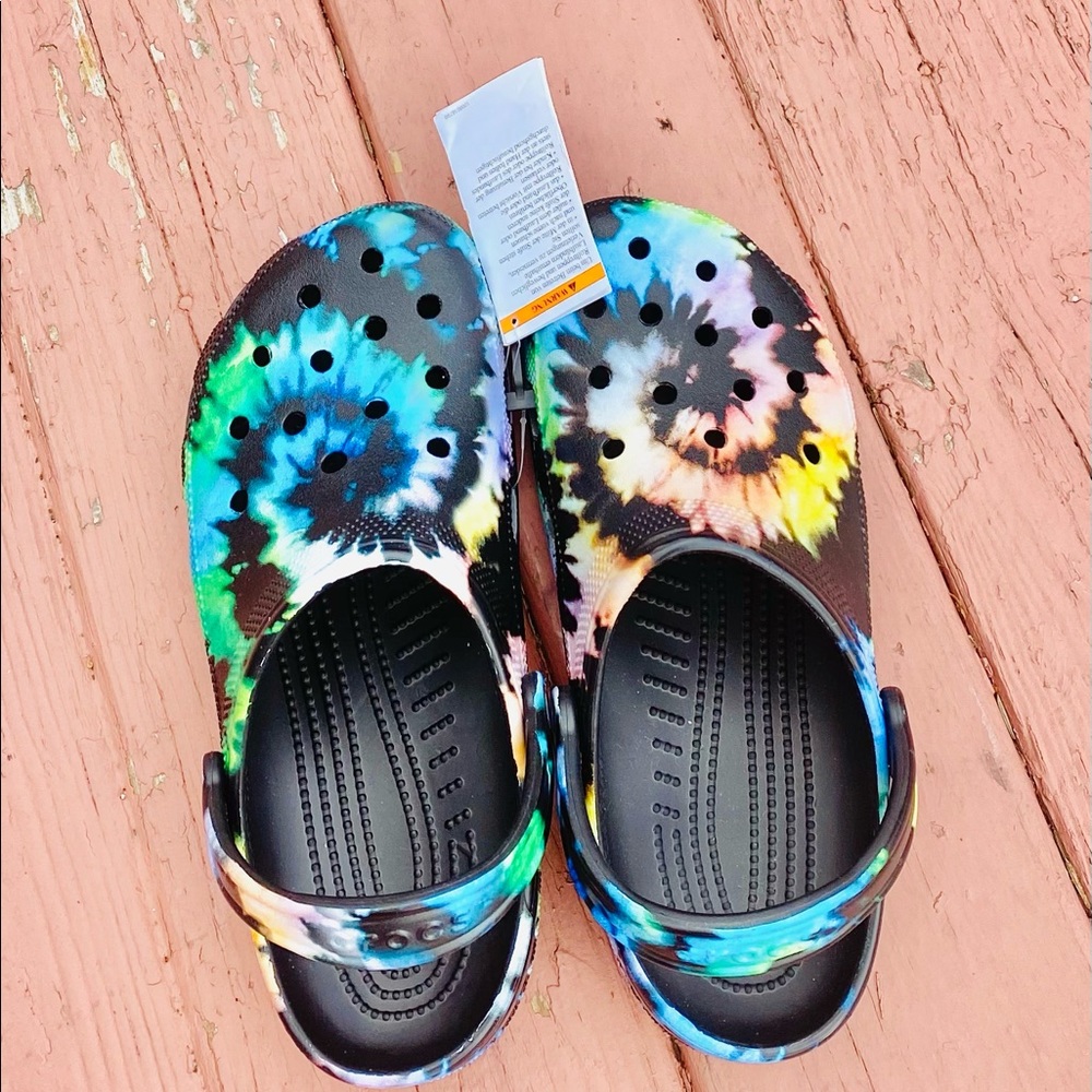New crocs never worn
